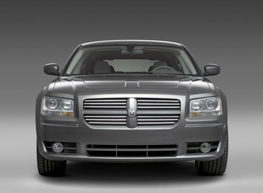  Dodge Magnum R/T 2007 года  (фото 4 из 7)